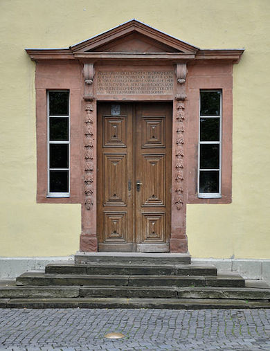 Porten till Goethes hem i Weimar (Wikicommons)