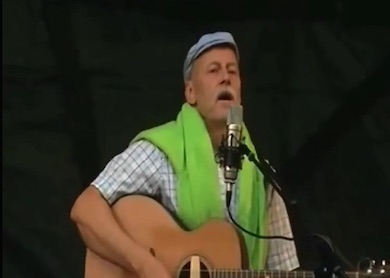 Jan Hammarlund sjunger sin visa om Vinterviken