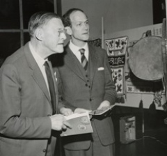 Ernst Arbman (tv), professor 1937-1958, och Åke Hultkrantz (th), professor 1958-1986