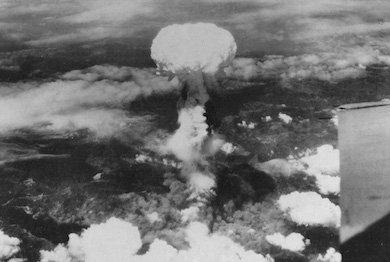 Nagasaki atombomb 6 aug 1945 (foto från bombplan)