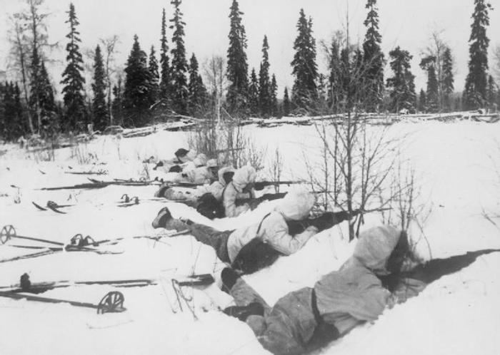  En finsk skidpatrull i norra Finland, inväntande ryska trupper. 12 januari 1940. (Wikicommons)